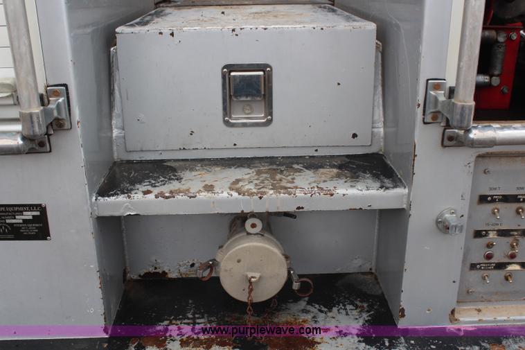 image for item H6722 1992 Kenworth T800 fuel lube truck