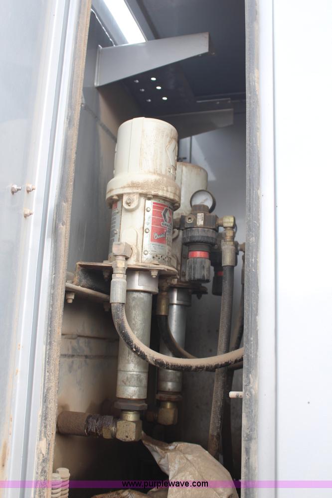 image for item H6722 1992 Kenworth T800 fuel lube truck