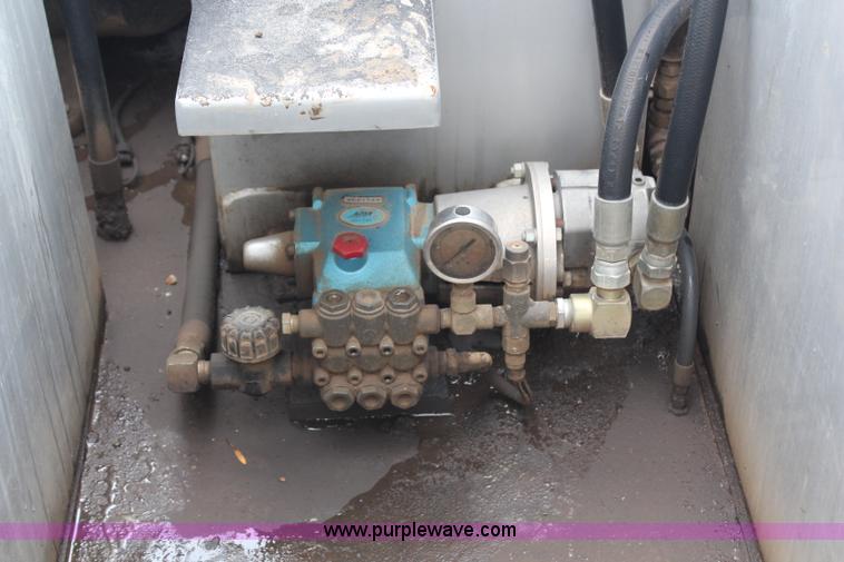 image for item H6722 1992 Kenworth T800 fuel lube truck