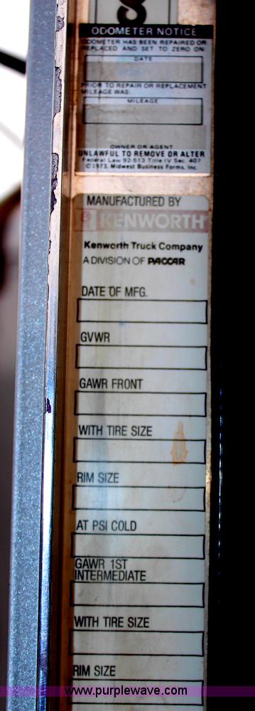 image for item H6722 1992 Kenworth T800 fuel lube truck