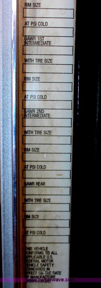 image for item H6722 1992 Kenworth T800 fuel lube truck