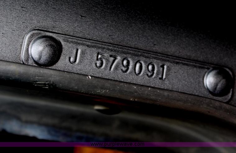 image for item H6722 1992 Kenworth T800 fuel lube truck