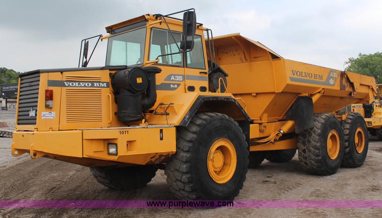 image for item H6723 1995 Volvo BMA35 articulated haul truck
