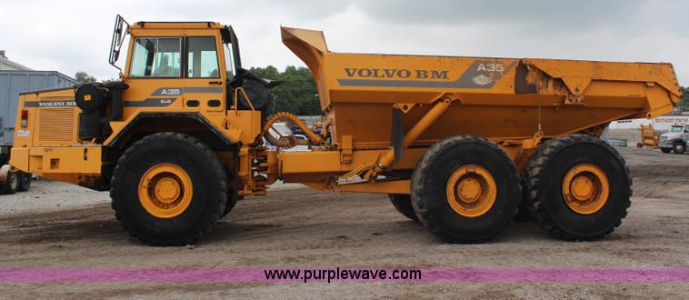 image for item H6723 1995 Volvo BMA35 articulated haul truck