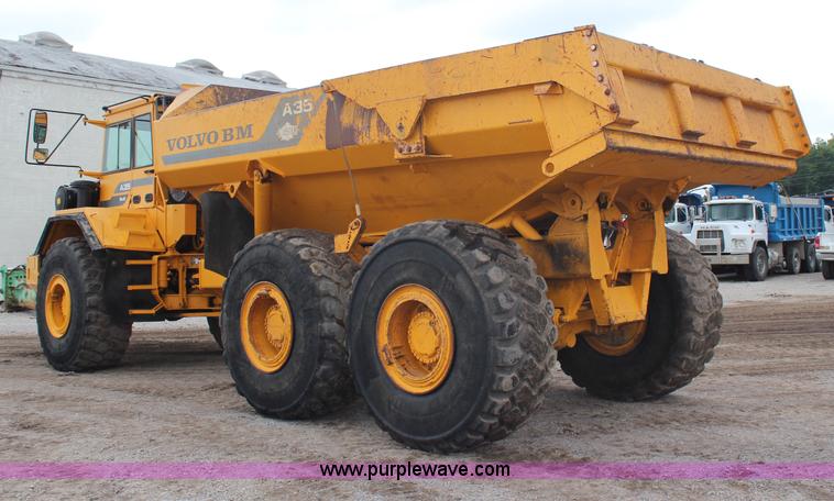 image for item H6723 1995 Volvo BMA35 articulated haul truck