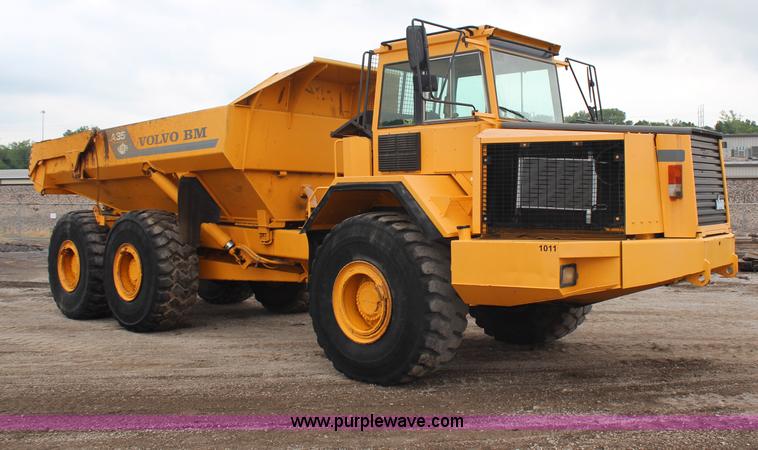 image for item H6723 1995 Volvo BMA35 articulated haul truck