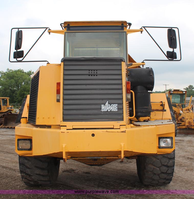 image for item H6723 1995 Volvo BMA35 articulated haul truck