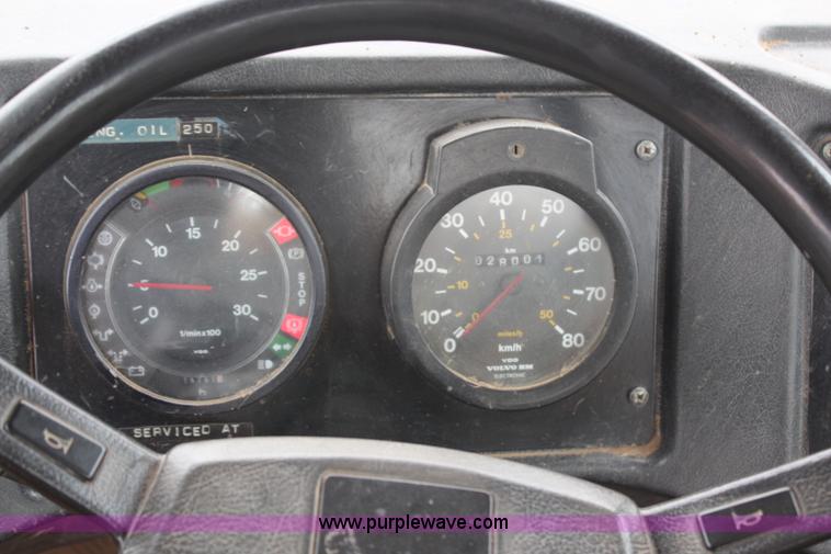 image for item H6723 1995 Volvo BMA35 articulated haul truck