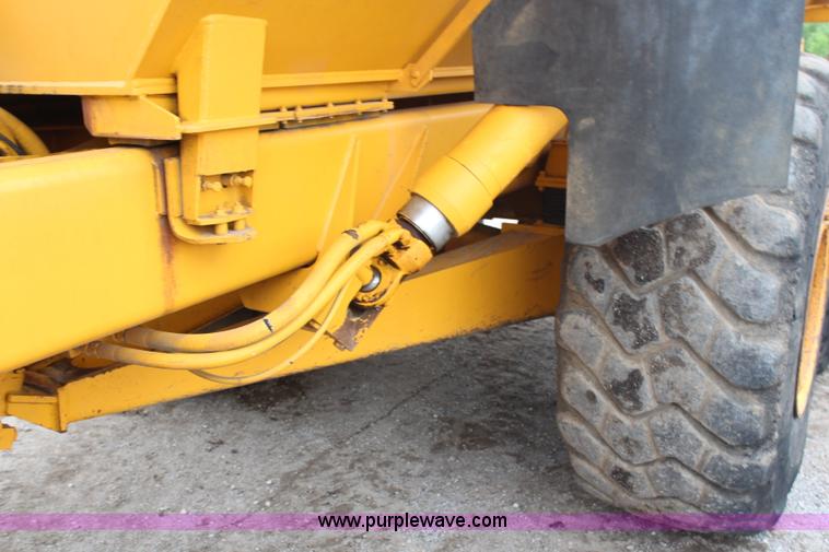 image for item H6723 1995 Volvo BMA35 articulated haul truck