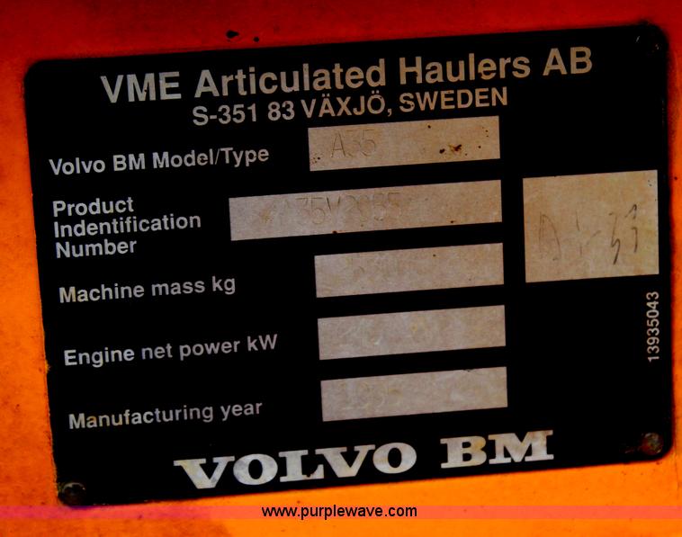 image for item H6723 1995 Volvo BMA35 articulated haul truck