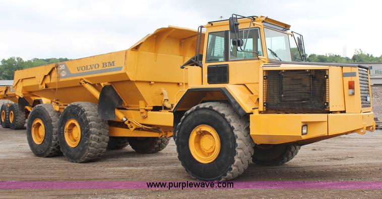 image for item H6724 1995 Volvo BMA35 articulated haul truck