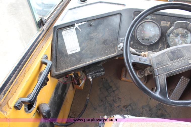 image for item H6724 1995 Volvo BMA35 articulated haul truck