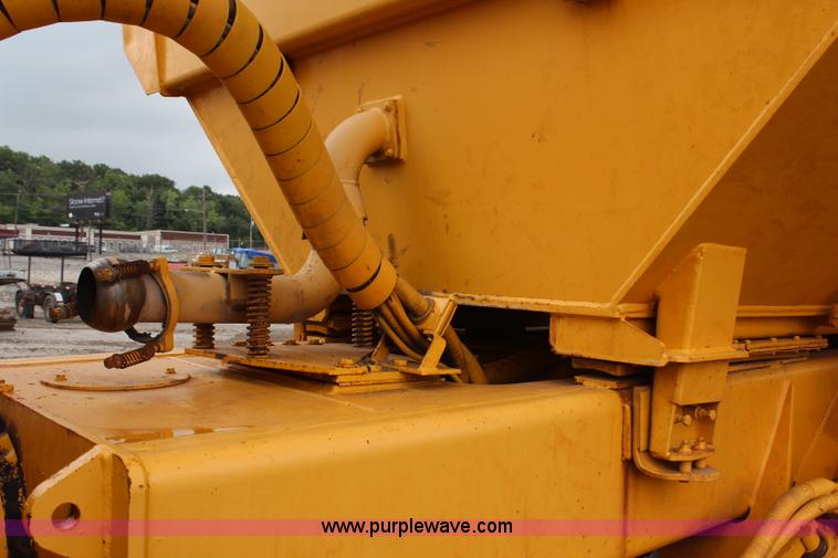 image for item H6724 1995 Volvo BMA35 articulated haul truck