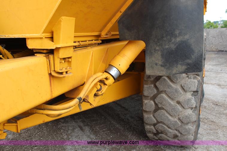 image for item H6724 1995 Volvo BMA35 articulated haul truck