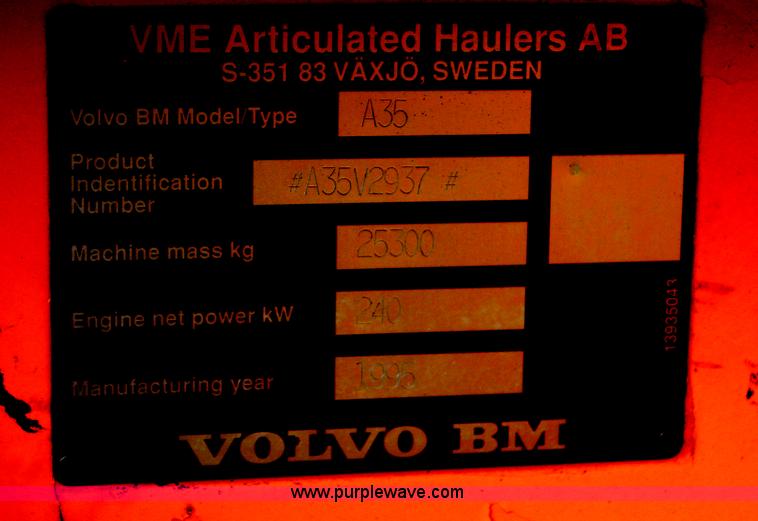 image for item H6724 1995 Volvo BMA35 articulated haul truck