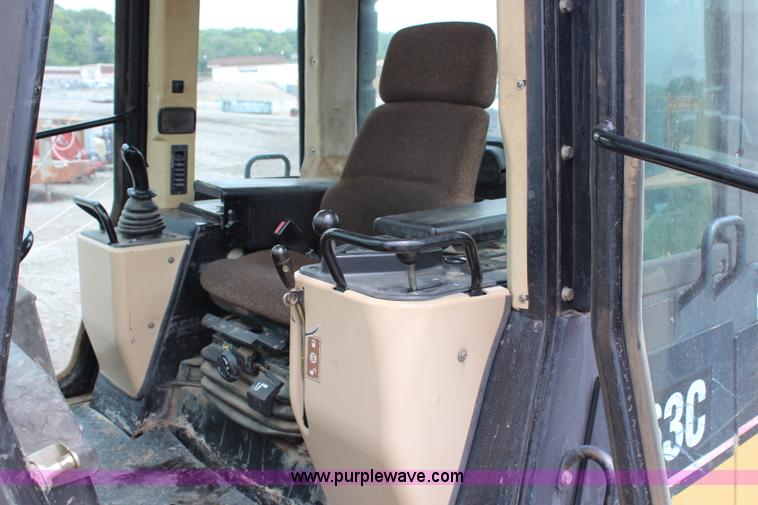 image for item H6726 2002 Caterpillar 963C track loader