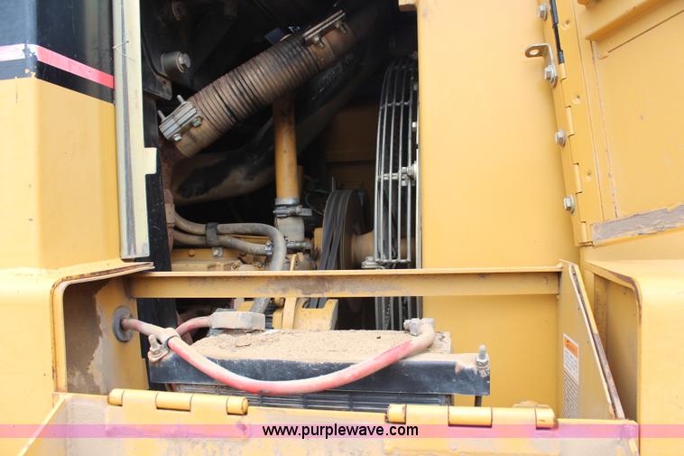 image for item H6726 2002 Caterpillar 963C track loader