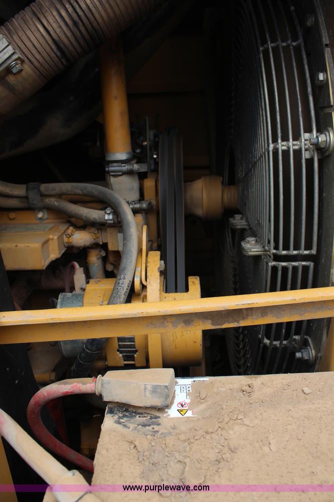 image for item H6726 2002 Caterpillar 963C track loader