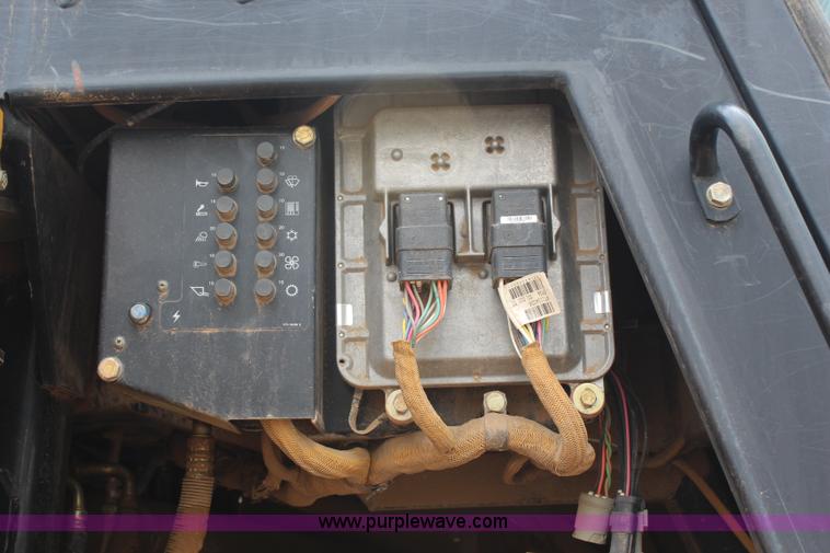 image for item H6726 2002 Caterpillar 963C track loader