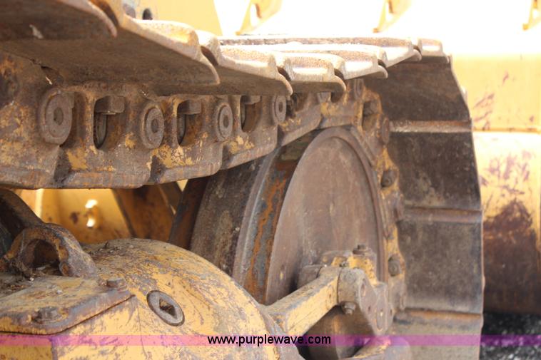 image for item H6726 2002 Caterpillar 963C track loader