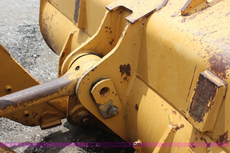 image for item H6726 2002 Caterpillar 963C track loader
