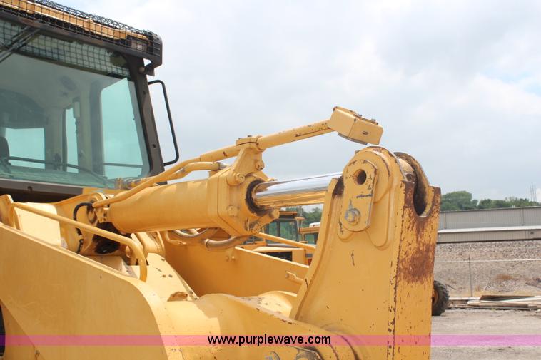 image for item H6726 2002 Caterpillar 963C track loader