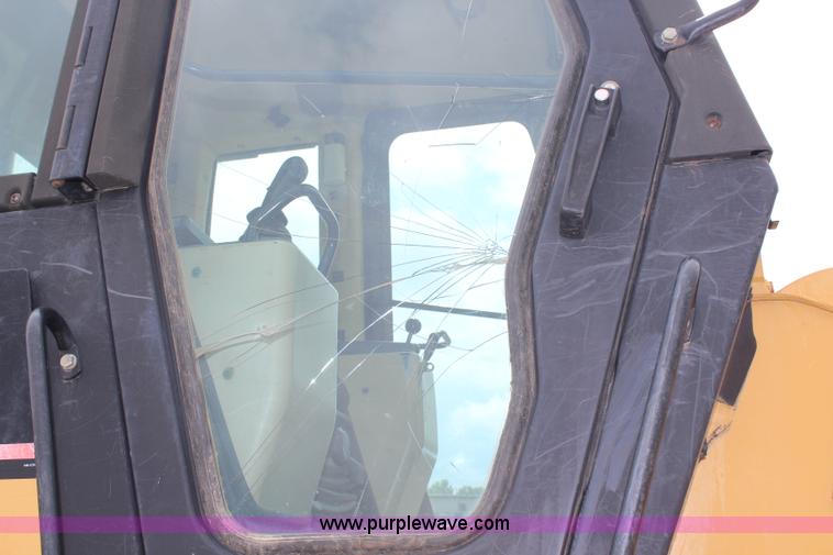 image for item H6726 2002 Caterpillar 963C track loader