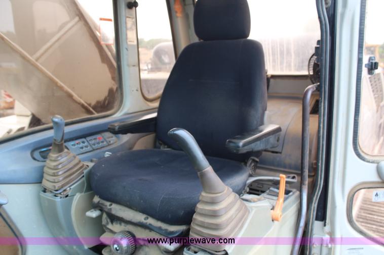 image for item H6727 2004 Link-Belt 330 LX excavator