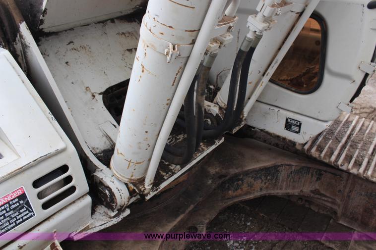 image for item H6727 2004 Link-Belt 330 LX excavator