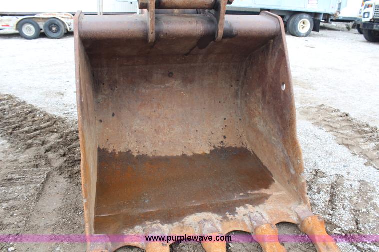image for item H6727 2004 Link-Belt 330 LX excavator