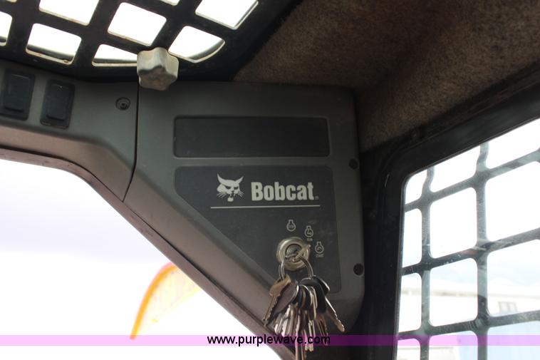 image for item H6728 2005 Bobcat T300 track skid steer