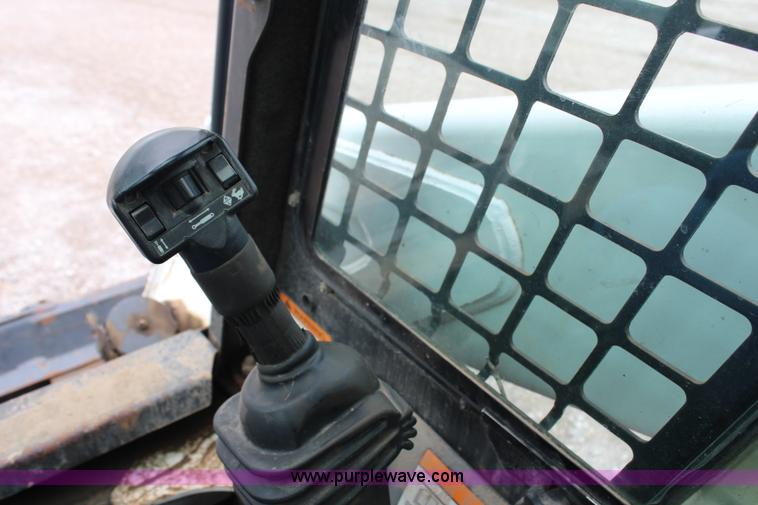 image for item H6728 2005 Bobcat T300 track skid steer