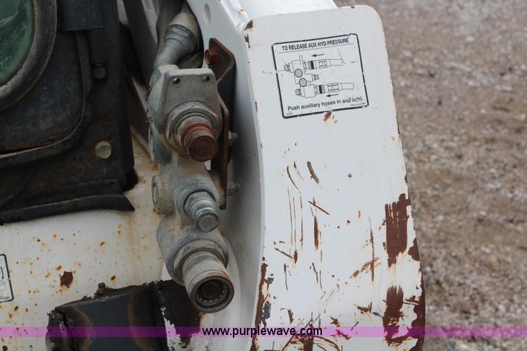 image for item H6728 2005 Bobcat T300 track skid steer