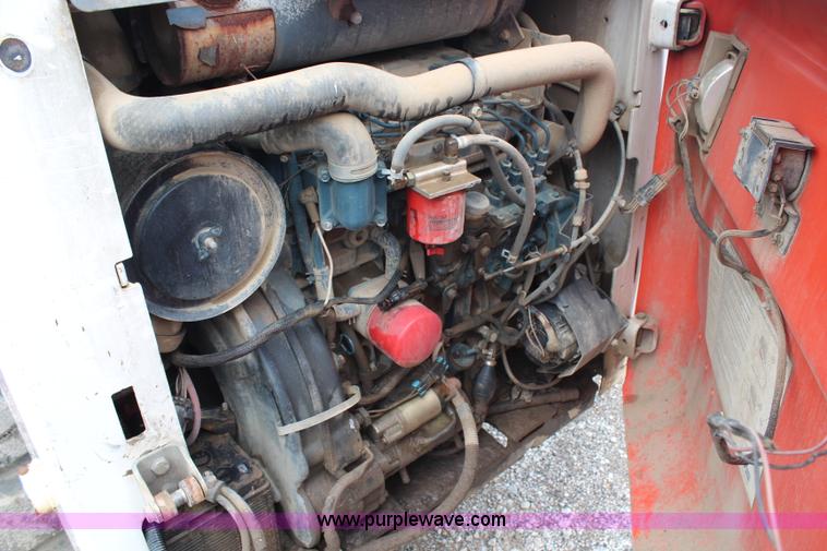 image for item H6728 2005 Bobcat T300 track skid steer