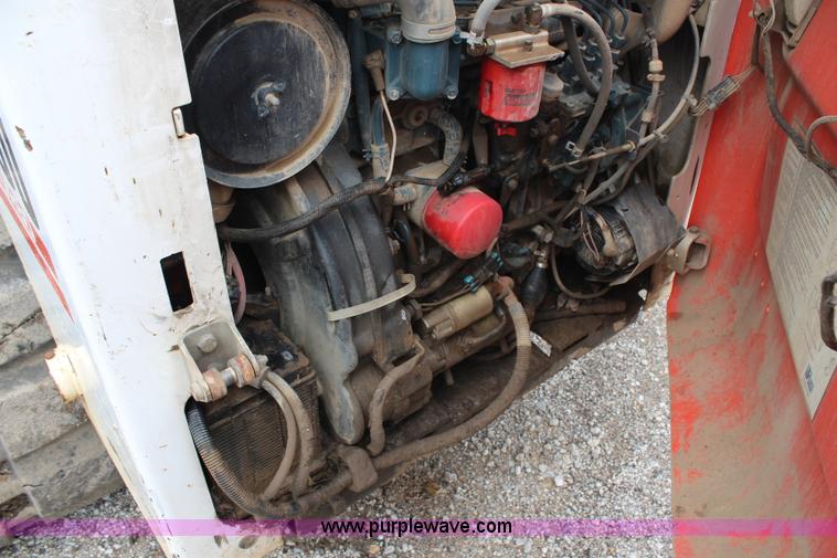 image for item H6728 2005 Bobcat T300 track skid steer