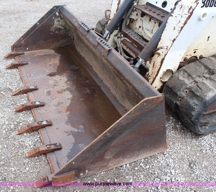 image for item H6728 2005 Bobcat T300 track skid steer
