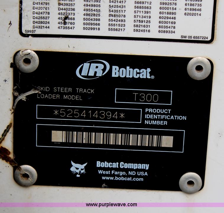 image for item H6728 2005 Bobcat T300 track skid steer