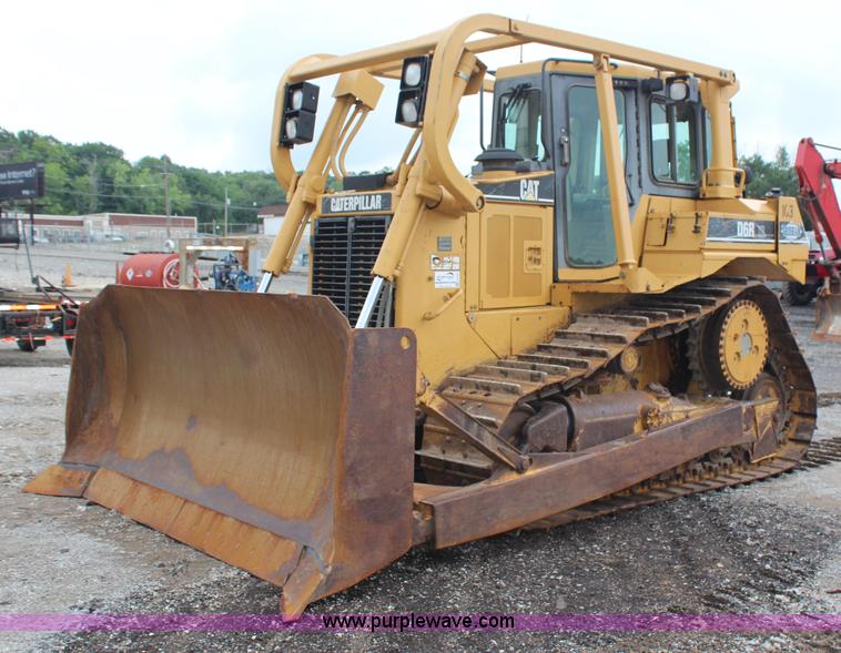 image for item H6739 1998 Caterpillar D6R XL dozer