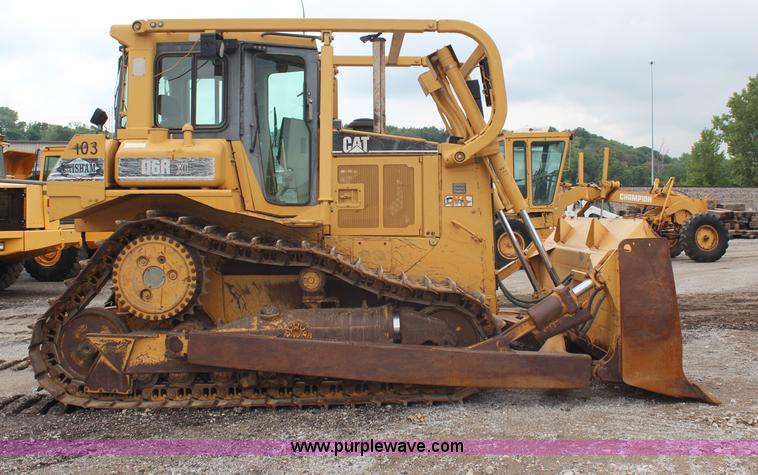 image for item H6739 1998 Caterpillar D6R XL dozer