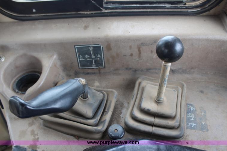 image for item H6739 1998 Caterpillar D6R XL dozer