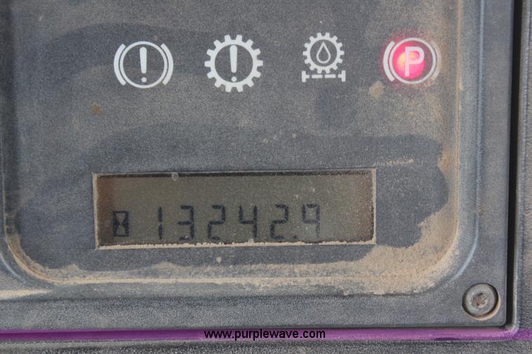 image for item H6739 1998 Caterpillar D6R XL dozer