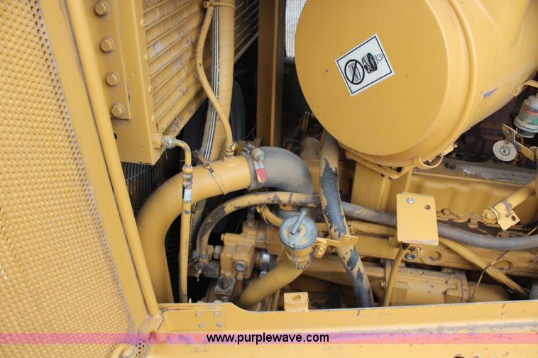 image for item H6739 1998 Caterpillar D6R XL dozer