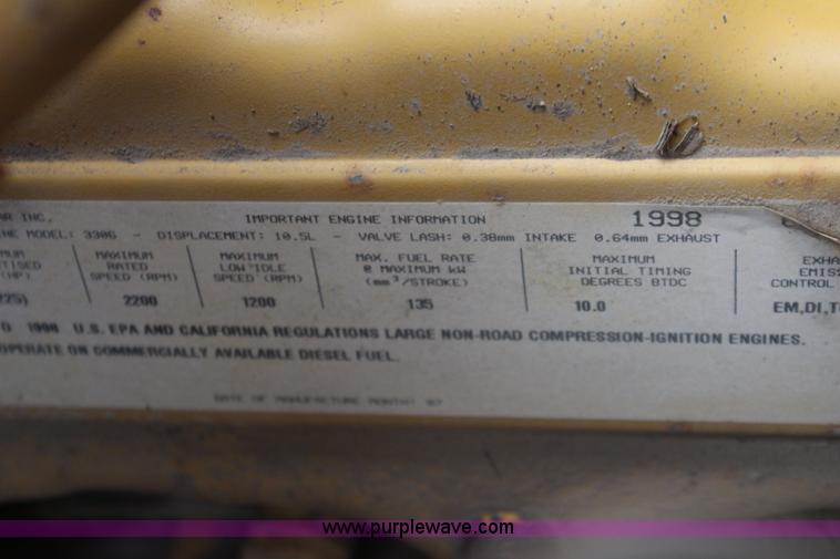 image for item H6739 1998 Caterpillar D6R XL dozer