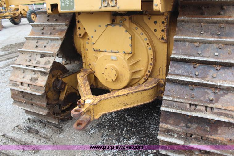 image for item H6739 1998 Caterpillar D6R XL dozer