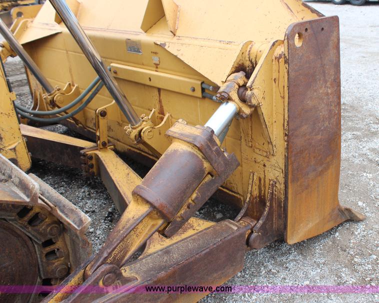 image for item H6739 1998 Caterpillar D6R XL dozer