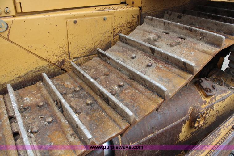 image for item H6739 1998 Caterpillar D6R XL dozer