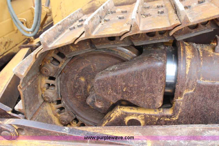 image for item H6739 1998 Caterpillar D6R XL dozer
