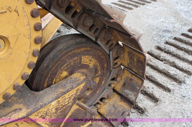 image for item H6739 1998 Caterpillar D6R XL dozer