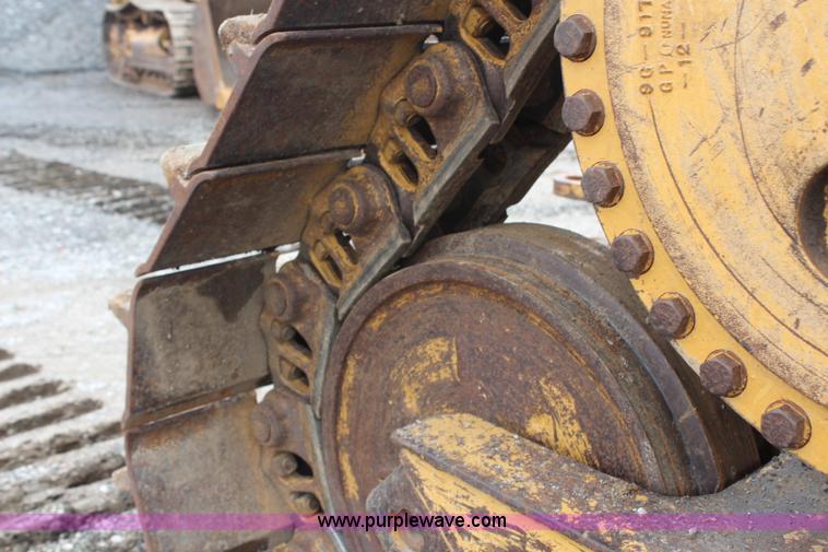 image for item H6739 1998 Caterpillar D6R XL dozer