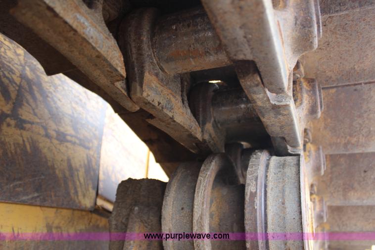 image for item H6739 1998 Caterpillar D6R XL dozer